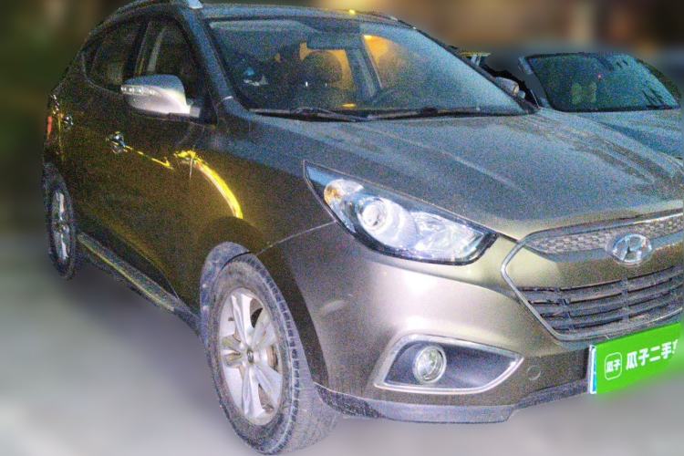 Used Hyundai ix35 2012 2.0L Automatic Two-Wheel Drive Elite Edition GLS Front Right 45 Deg