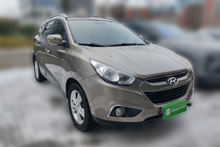 Used Hyundai ix35 2012 2.0L Automatic Two-Wheel Drive Elite Edition GLS Front Right 45 Deg