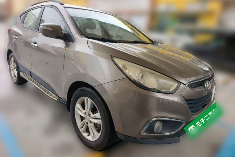 Used Hyundai ix35 2012 2.0L Automatic Two-Wheel Drive Elite Edition GLS Front Right 45 Deg