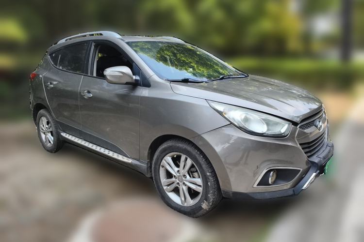 Used Hyundai ix35 2012 2.0L Automatic Two-Wheel Drive Elite Edition GLS Front Right 45 Deg