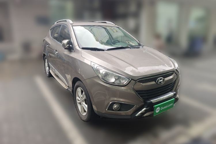 Used Hyundai ix35 2012 2.0L Automatic Two-Wheel Drive Elite Edition GLS Front Right 45 Deg
