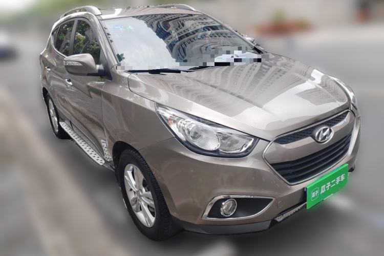Used Hyundai ix35 2012 2.0L Automatic Two-Wheel Drive Elite Edition GLS Front Right 45 Deg