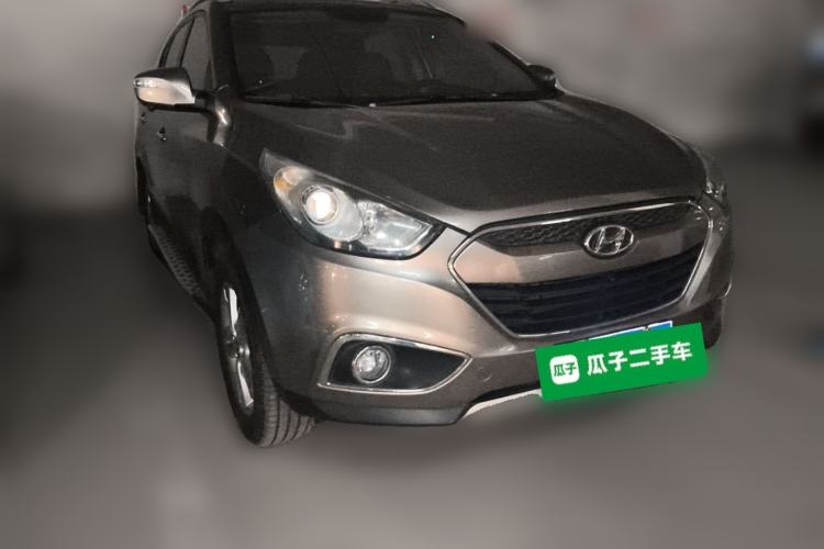 Used Hyundai ix35 2012 2.0L Automatic Two-Wheel Drive Elite Edition GLS Front Right 45 Deg