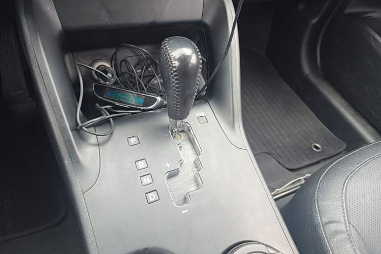 Used Hyundai ix35 2012 2.0L Automatic Two-Wheel Drive Elite Edition GLS Gear Lever