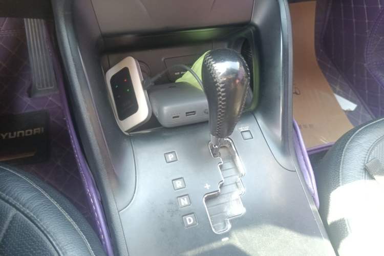 Used Hyundai ix35 2012 2.0L Automatic Two-Wheel Drive Elite Edition GLS Gear Lever