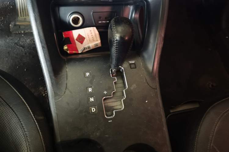 Used Hyundai ix35 2012 2.0L Automatic Two-Wheel Drive Elite Edition GLS Gear Lever