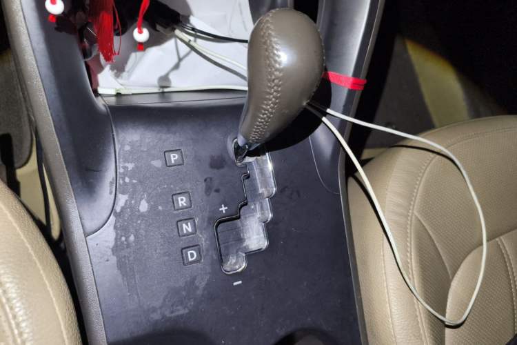 Used Hyundai ix35 2012 2.0L Automatic Two-Wheel Drive Elite Edition GLS Gear Lever