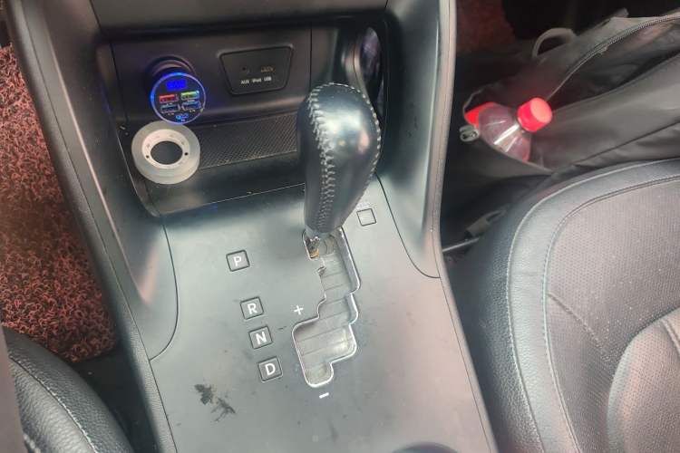 Used Hyundai ix35 2012 2.0L Automatic Two-Wheel Drive Elite Edition GLS Gear Lever
