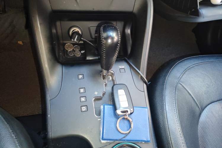 Used Hyundai ix35 2012 2.0L Automatic Two-Wheel Drive Elite Edition GLS Gear Lever
