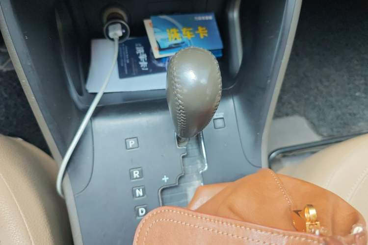 Used Hyundai ix35 2012 2.0L Automatic Two-Wheel Drive Elite Edition GLS Gear Lever