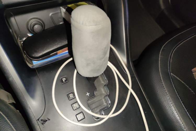 Used Hyundai ix35 2012 2.0L Automatic 4x4 Prestige Edition GLS Gear Lever