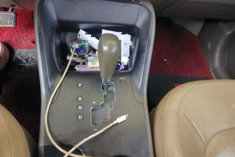 Used Hyundai ix35 2012 2.0L Automatic Two-Wheel Drive Elite Edition GLS Gear Lever