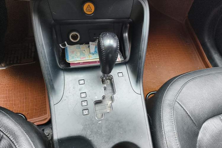 Used Hyundai ix35 2012 2.0L Automatic Two-Wheel Drive Elite Edition GLS Gear Lever