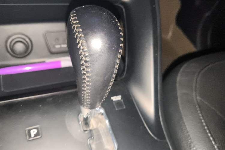 Used Hyundai ix35 2012 2.0L Automatic Two-Wheel Drive Elite Edition GLS Gear Lever