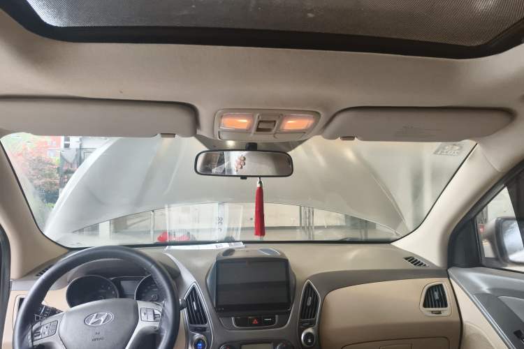 Used Hyundai ix35 2012 2.0L Automatic Two-Wheel Drive Elite Edition GLS Headliner