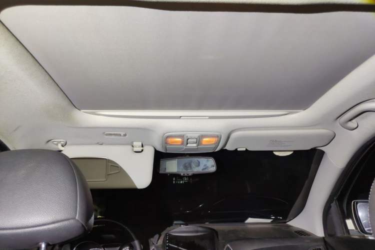 Used Hyundai ix35 2012 2.0L Automatic 4x4 Prestige Edition GLS Headliner