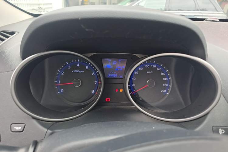 Used Hyundai ix35 2012 2.0L Automatic Two-Wheel Drive Elite Edition GLS Instrument Cluster