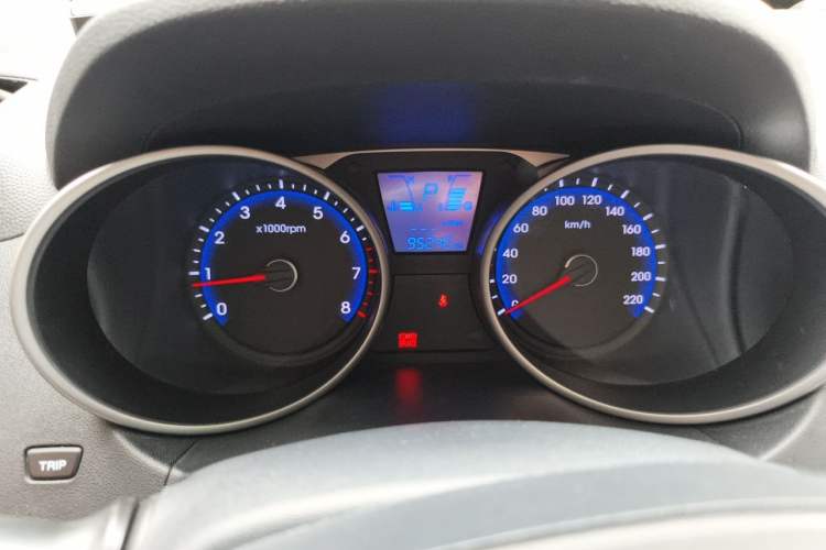 Used Hyundai ix35 2012 2.0L Automatic Two-Wheel Drive Elite Edition GLS Instrument Cluster
