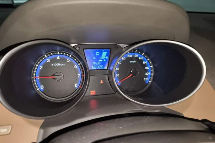 Used Hyundai ix35 2012 2.0L Automatic Two-Wheel Drive Elite Edition GLS Instrument Cluster