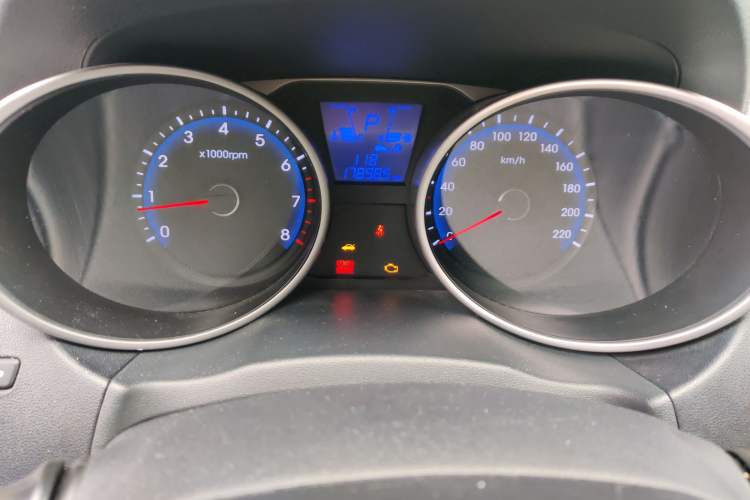 Used Hyundai ix35 2012 2.0L Automatic Two-Wheel Drive Elite Edition GLS Instrument Cluster