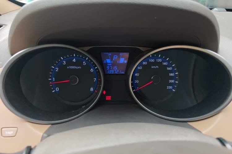 Used Hyundai ix35 2012 2.0L Automatic Two-Wheel Drive Elite Edition GLS Instrument Cluster