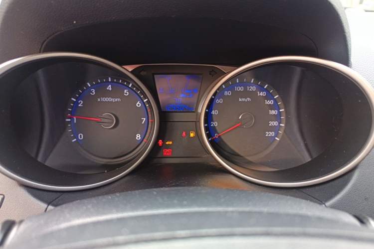 Used Hyundai ix35 2012 2.0L Manual Two-Wheel Drive New Edition GL Instrument Cluster