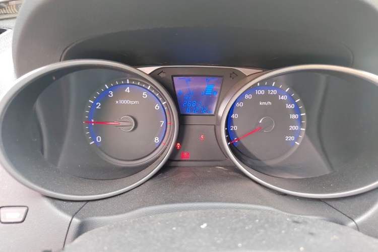 Used Hyundai ix35 2012 2.0L Manual Two-Wheel Drive New Edition GL Instrument Cluster