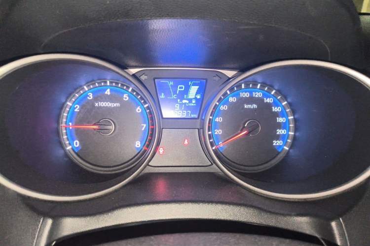 Used Hyundai ix35 2012 2.0L Automatic Two-Wheel Drive Elite Edition GLS Instrument Cluster