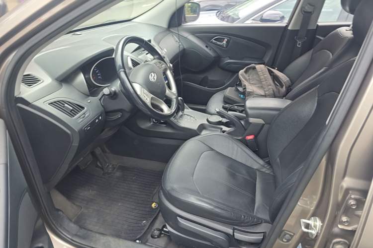 Used Hyundai ix35 2012 2.0L Automatic Two-Wheel Drive Elite Edition GLS Left Front Seat