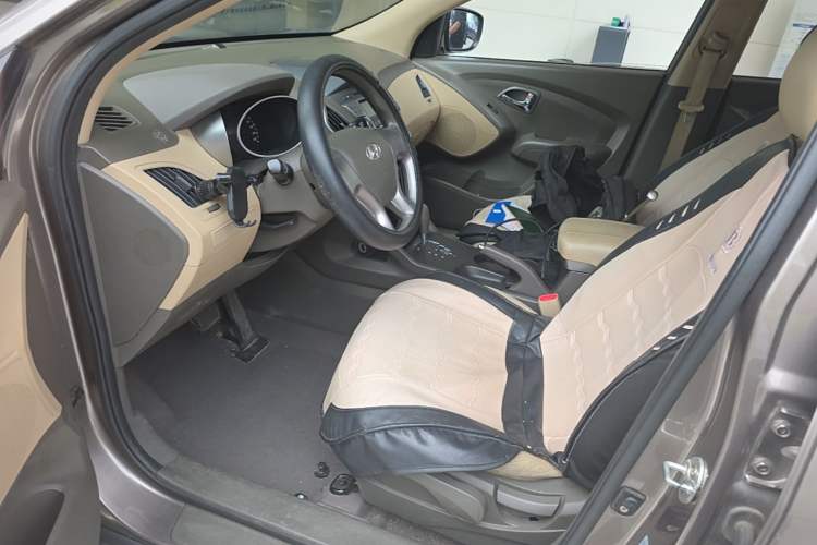Used Hyundai ix35 2012 2.0L Automatic Two-Wheel Drive New Edition GL Left Front Seat