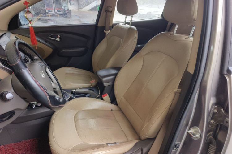 Used Hyundai ix35 2012 2.0L Automatic Two-Wheel Drive Elite Edition GLS Left Front Seat