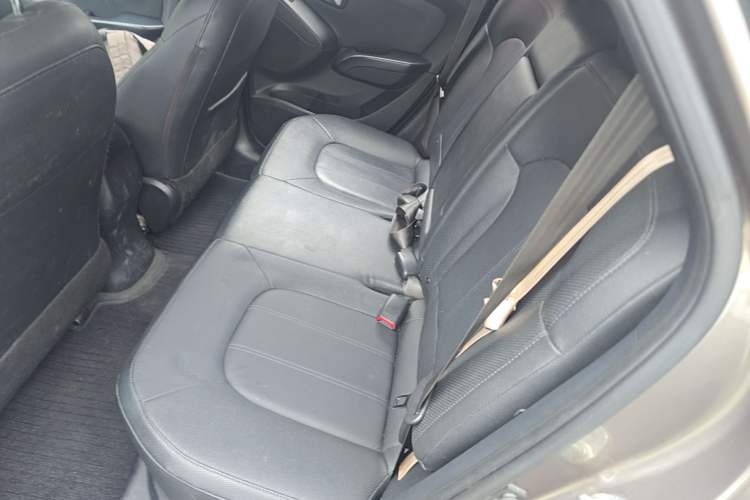 Used Hyundai ix35 2012 2.0L Automatic Two-Wheel Drive Elite Edition GLS Left Rear Seat