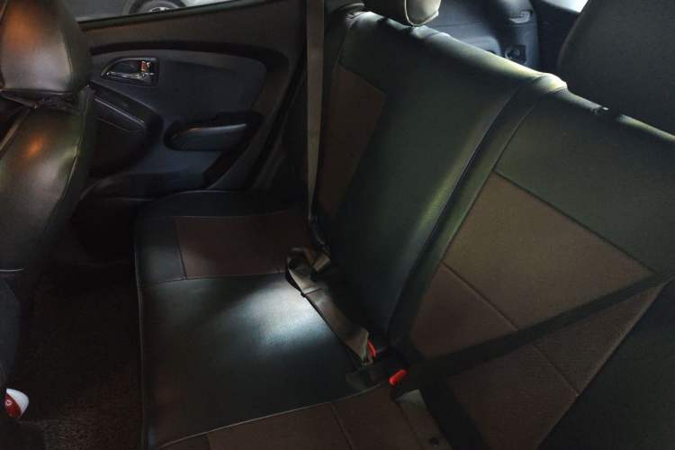Used Hyundai ix35 2012 2.0L Automatic Two-Wheel Drive New Edition GL Left Rear Seat