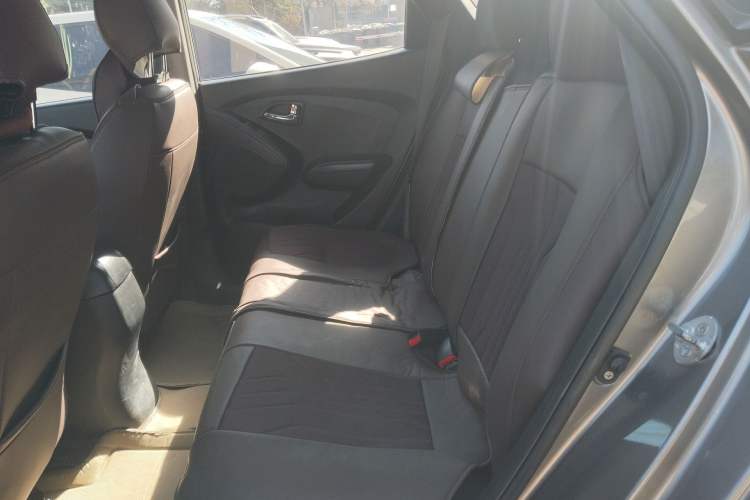 Used Hyundai ix35 2012 2.0L Automatic Two-Wheel Drive New Edition GL Left Rear Seat