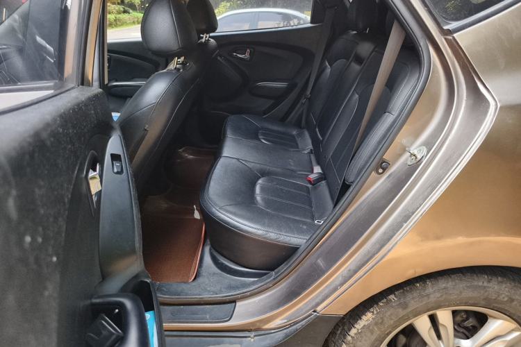Used Hyundai ix35 2012 2.0L Automatic Two-Wheel Drive Elite Edition GLS Left Rear Seat