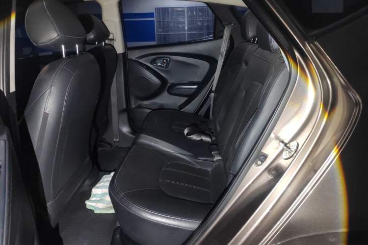 Used Hyundai ix35 2012 2.0L Automatic Two-Wheel Drive Elite Edition GLS Left Rear Seat