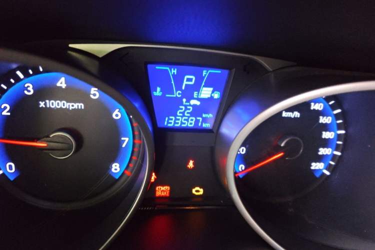 Used Hyundai ix35 2012 2.0L Automatic Two-Wheel Drive New Edition GL Odometer Close Up