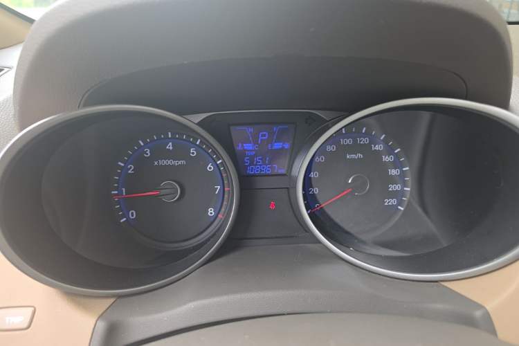 Used Hyundai ix35 2012 2.0L Automatic Two-Wheel Drive New Edition GL Odometer Close Up