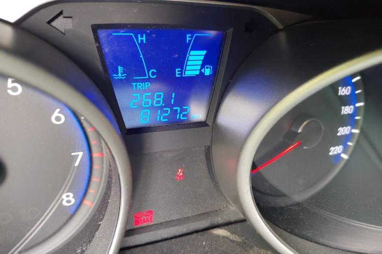 Used Hyundai ix35 2012 2.0L Manual Two-Wheel Drive New Edition GL Odometer Close Up