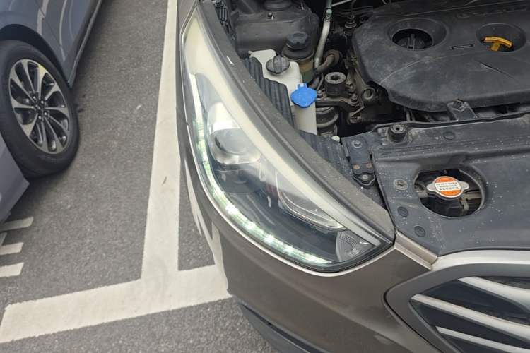Used Hyundai ix35 2012 2.0L Automatic Two-Wheel Drive Elite Edition GLS Right Front Headlight