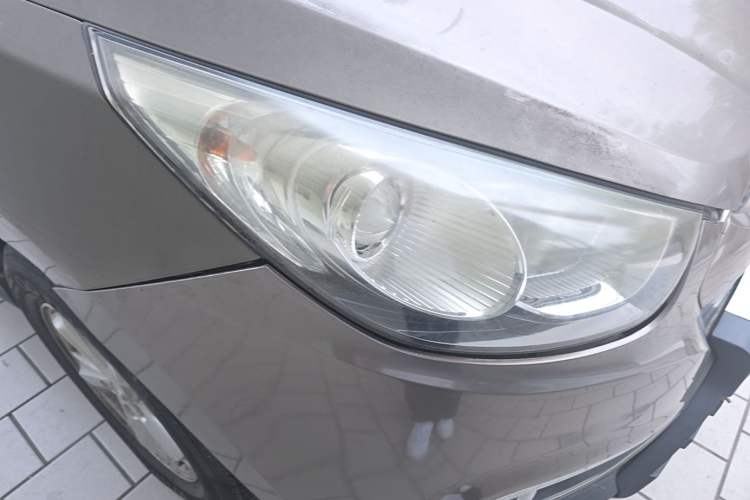 Used Hyundai ix35 2012 2.0L Automatic Two-Wheel Drive New Edition GL Right Front Headlight