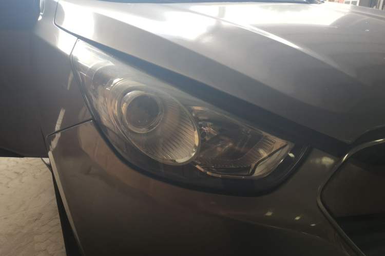 Used Hyundai ix35 2012 2.0L Automatic Two-Wheel Drive Elite Edition GLS Right Front Headlight