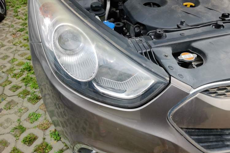Used Hyundai ix35 2012 2.0L Automatic Two-Wheel Drive New Edition GL Right Front Headlight