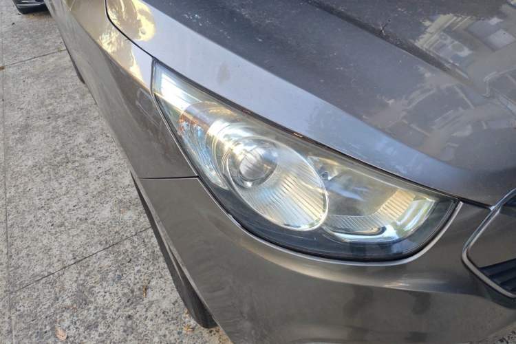 Used Hyundai ix35 2012 2.0L Automatic Two-Wheel Drive Elite Edition GLS Right Front Headlight