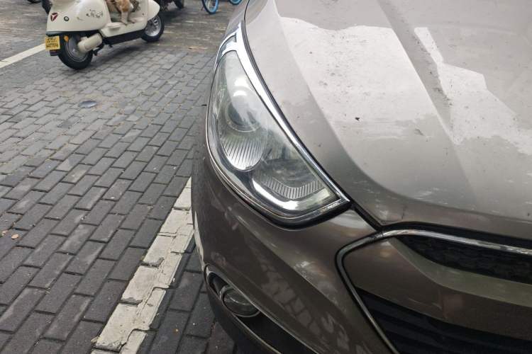Used Hyundai ix35 2012 2.0L Automatic Two-Wheel Drive Elite Edition GLS Right Front Headlight