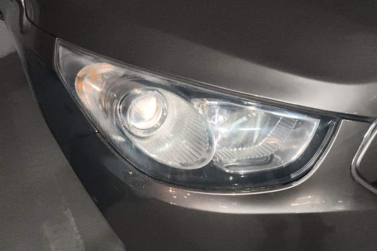 Used Hyundai ix35 2012 2.0L Automatic Two-Wheel Drive Elite Edition GLS Right Front Headlight