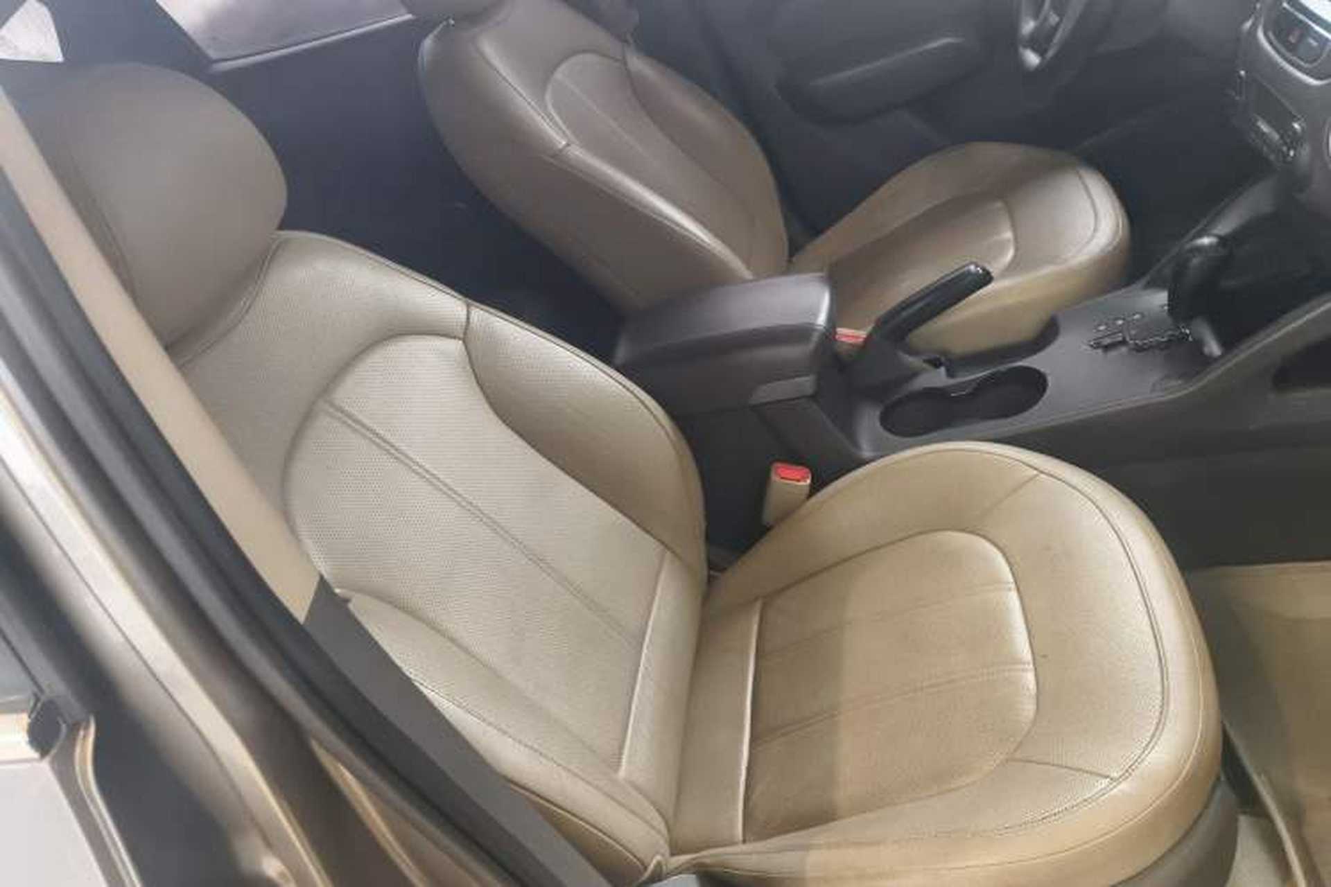 Used Hyundai ix35 2012 2.0L Automatic Two-Wheel Drive Elite Edition GLS Right Front Seat