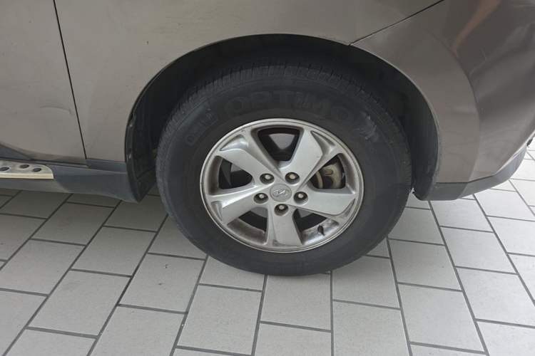 Used Hyundai ix35 2012 2.0L Automatic Two-Wheel Drive New Edition GL Right Front Wheel Hub