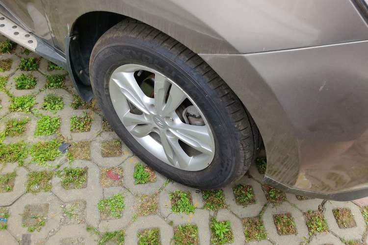 Used Hyundai ix35 2012 2.0L Automatic Two-Wheel Drive New Edition GL Right Front Wheel Hub