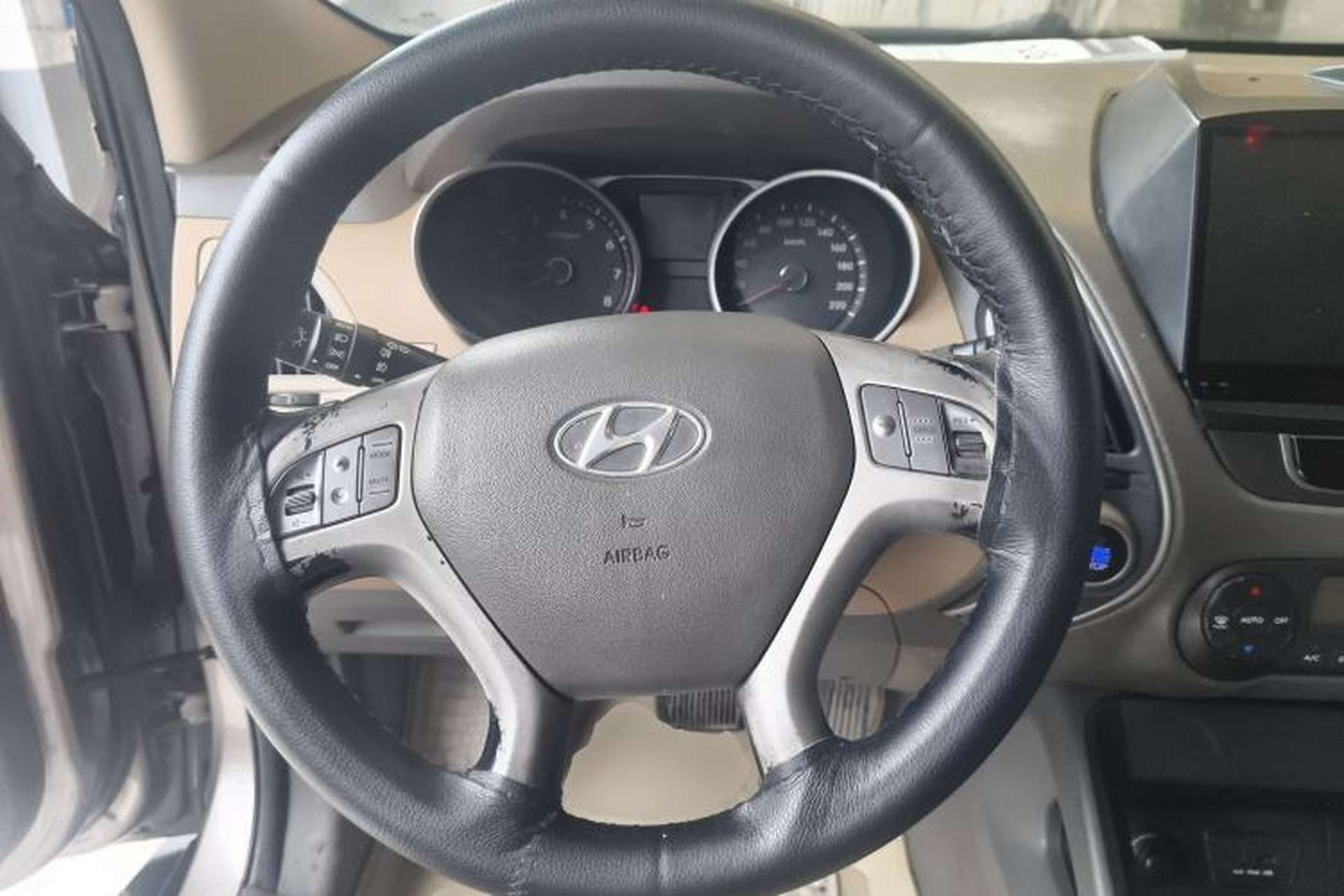Used Hyundai ix35 2012 2.0L Automatic Two-Wheel Drive Elite Edition GLS Steering Wheel